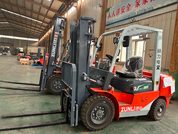 樽力電動(dòng)叉車的優(yōu)勢是什么？